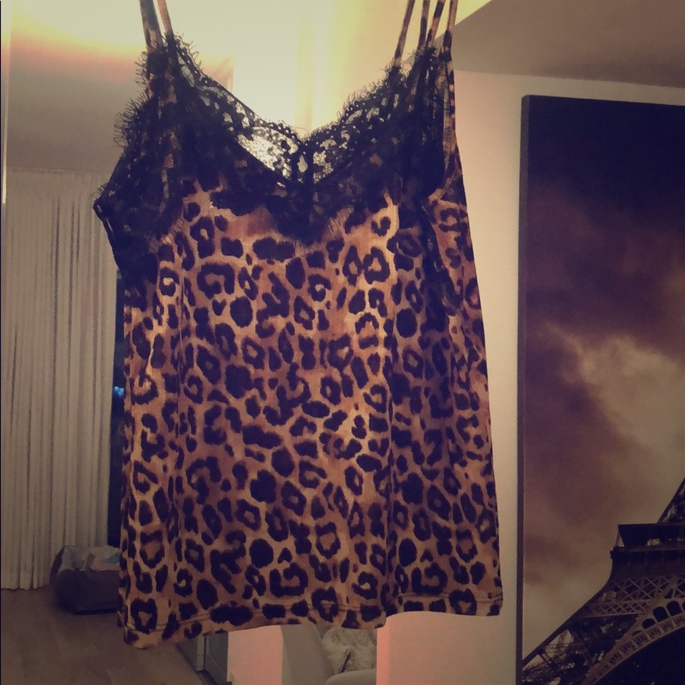 Leopard top